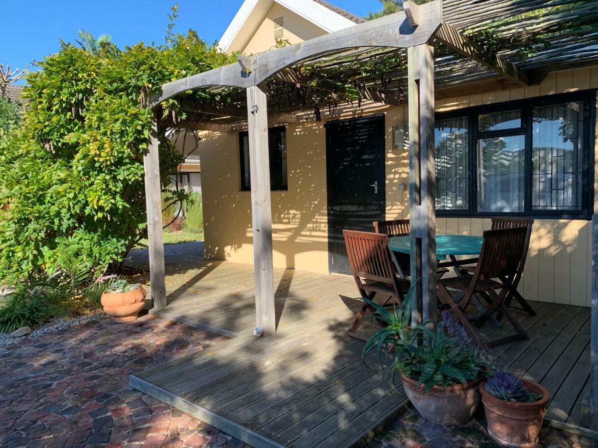 Garden Cottage In Ambiente Guest House Knysna Exterior foto